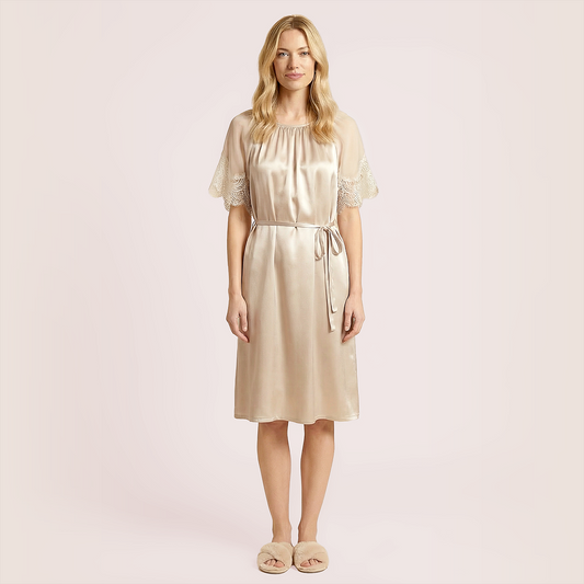 Tie up waist cinching short sleeved nightgown