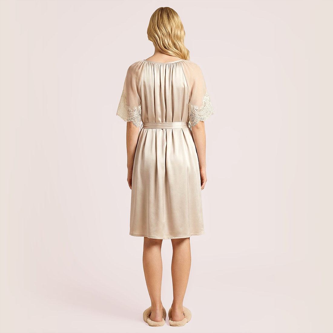 Tie up waist cinching short sleeved nightgown