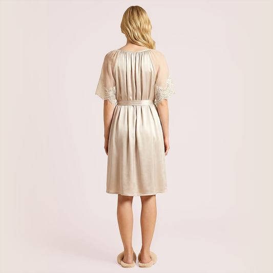 Tie up waist cinching short sleeved nightgown