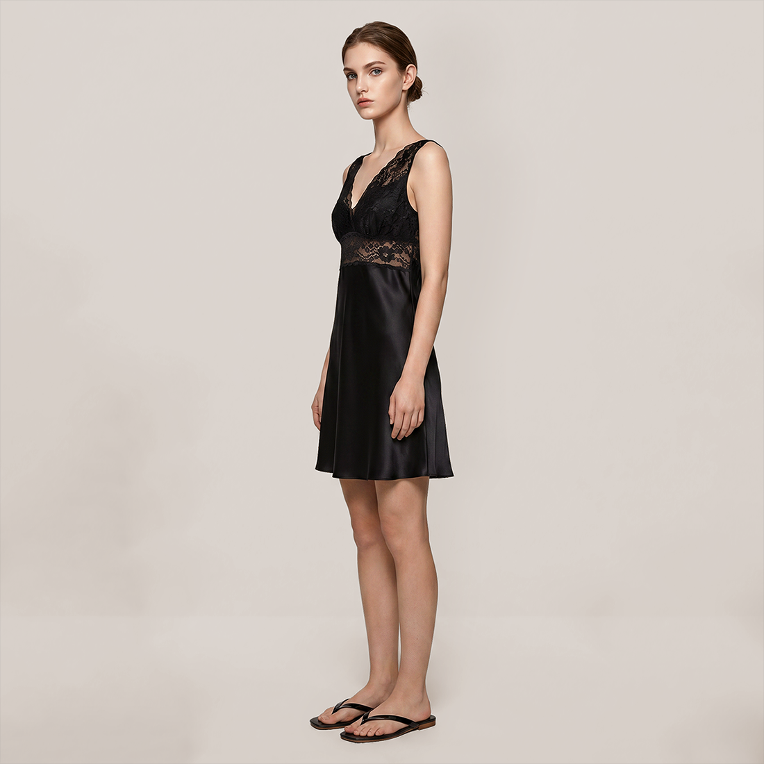 100% Mulberry Silk Lace V-Neck Sleeveless Short Nightgown - Nomee