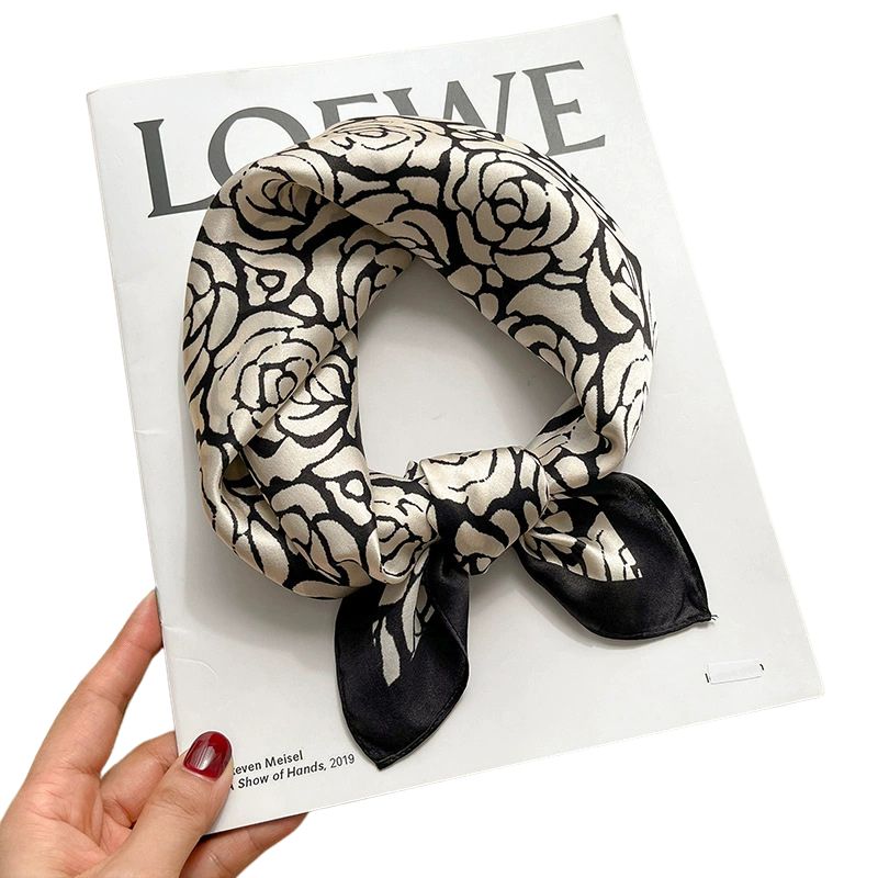 Wholesale warm mulberry silk small square scarf women neck wrap-Nomee